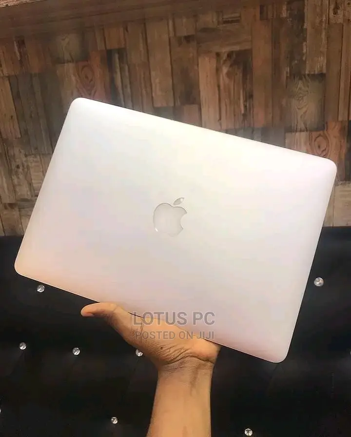 Laptop Apple MacBook 2017 8GB Intel Core I5 SSD 256GB
