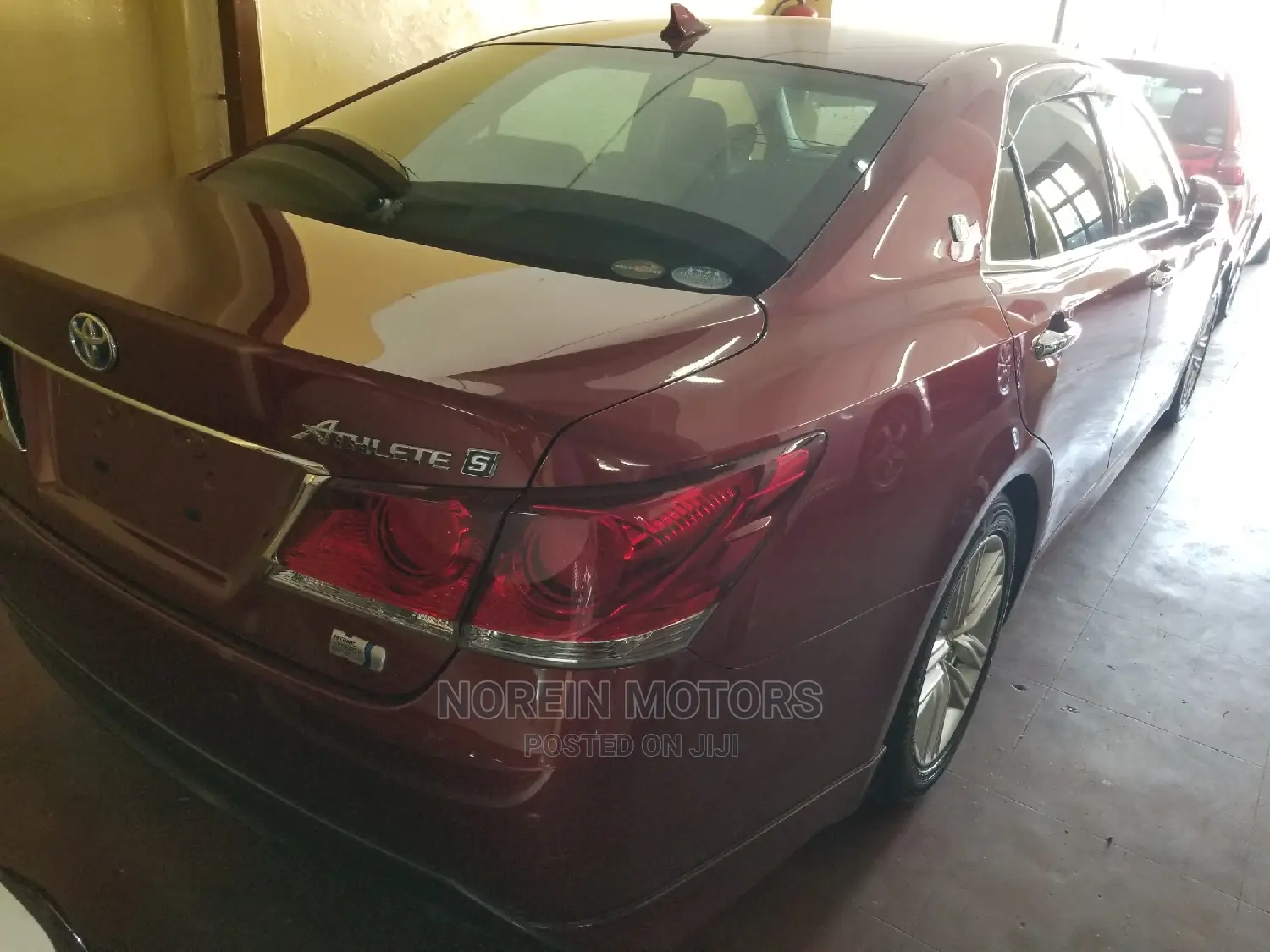 Toyota Crown 2015 Red