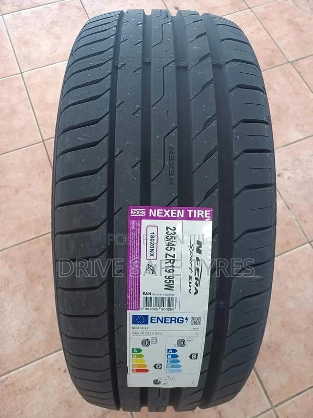 245/35 ZR19 Next Tyre - main view