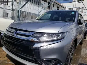 Mitsubishi Outlander 2015 Silver
