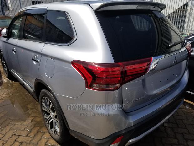 Mitsubishi Outlander 2015 Silver - thumbnail 6