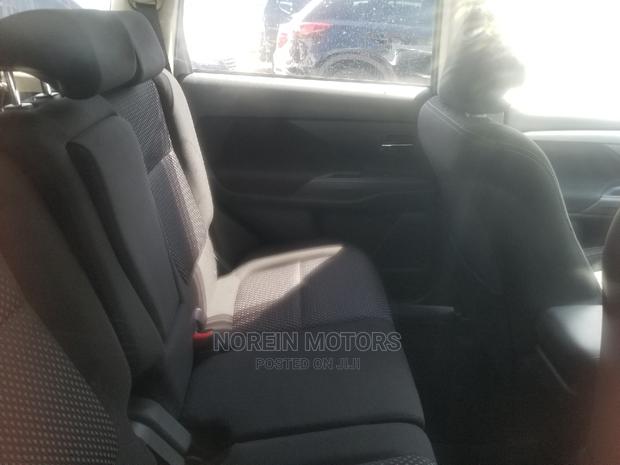 Mitsubishi Outlander 2015 Silver - thumbnail 9