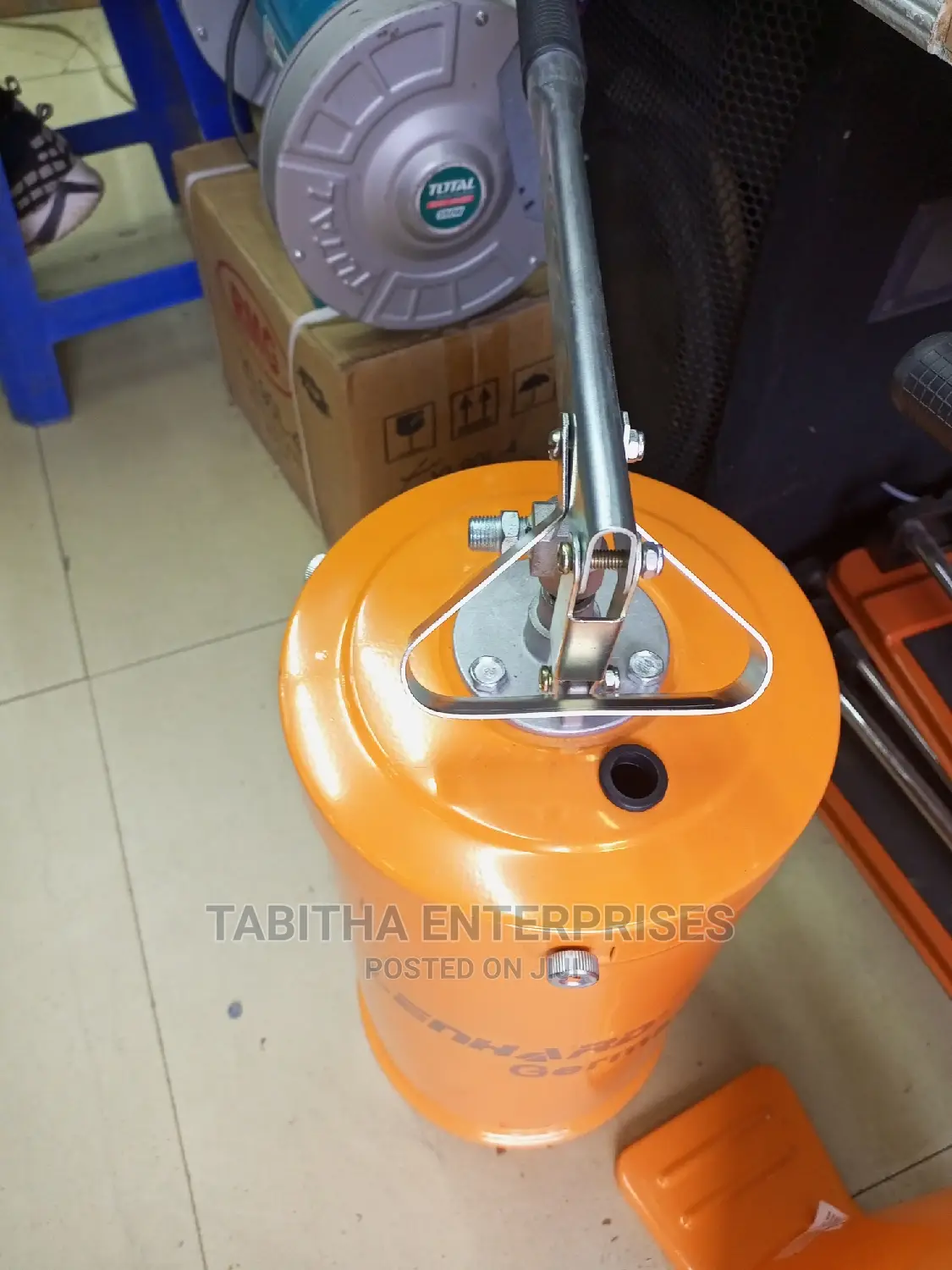 Greasing Gun ( Available)