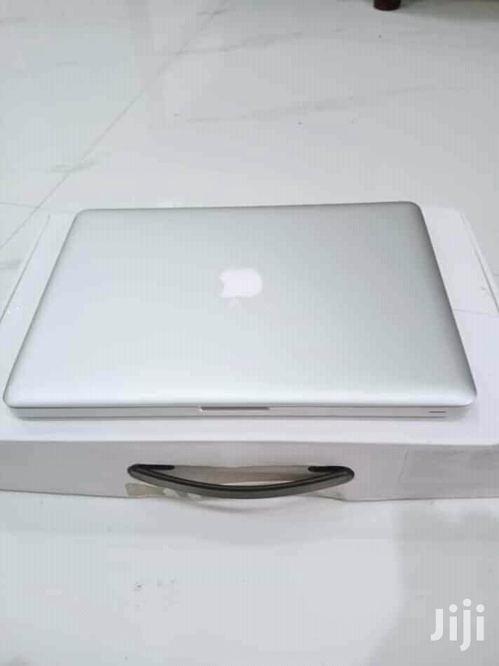 Laptop Apple MacBook Pro 4GB Intel Core i5 HDD 500GB