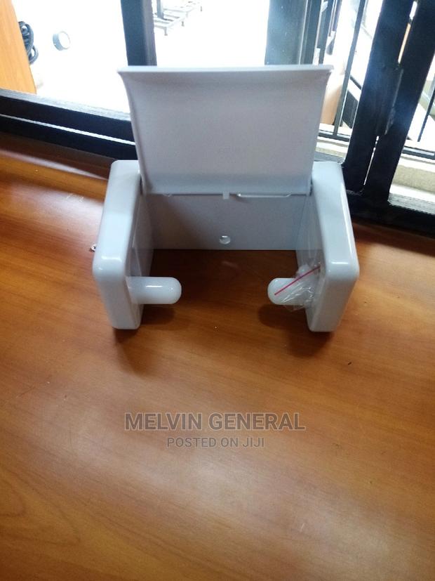 Plastic Tissue Holder - main view