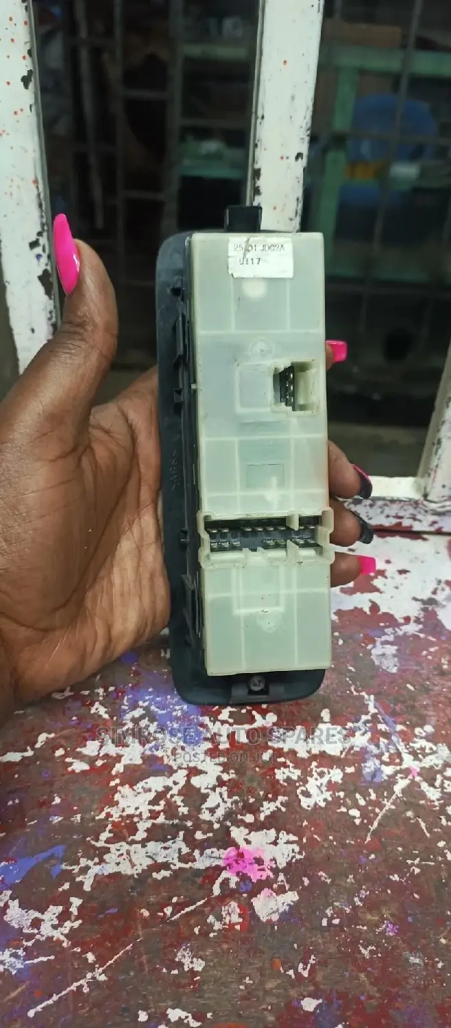 Nissan Dualis Switches