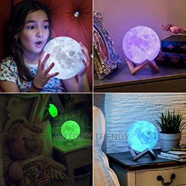 3D Moon Lamp by Mind-Glowing - Cool Night Light. - main view