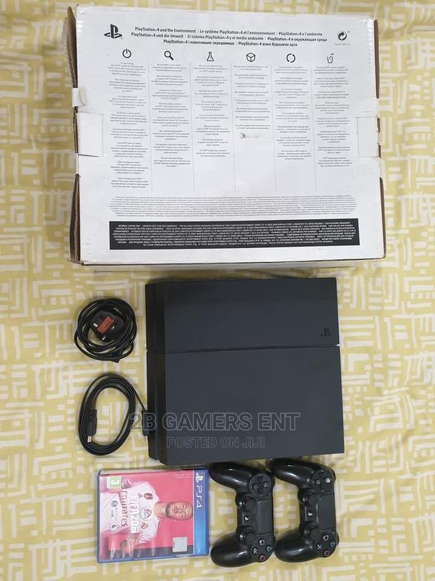 Play Station 4, 2 Pads, Fifa20 Free - thumbnail 3