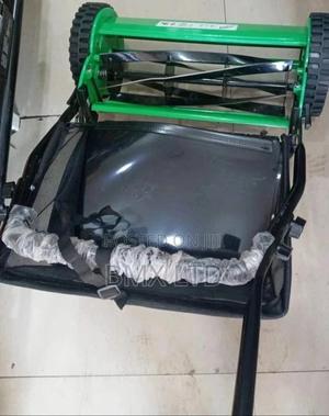 Manual Grass Trimmer - thumbnail 2