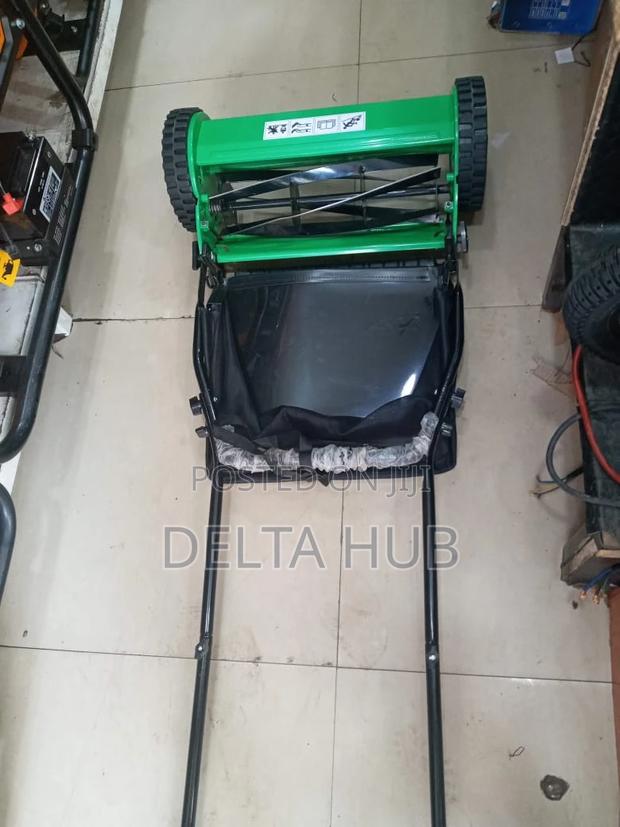 New. Lawn Mower
