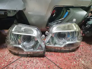 Sienta 2013 Xenon Headlights
