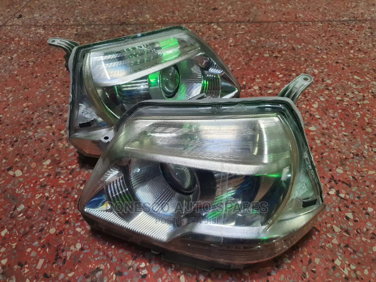 Sienta 2013 Xenon Headlights