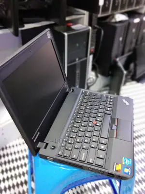 Laptop Lenovo ThinkPad X130e 4GB Intel Core 2 Duo HDD 320GB