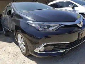 Toyota Auris 2015 Black
