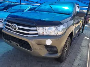 Toyota Hilux SR5 2015 Gray