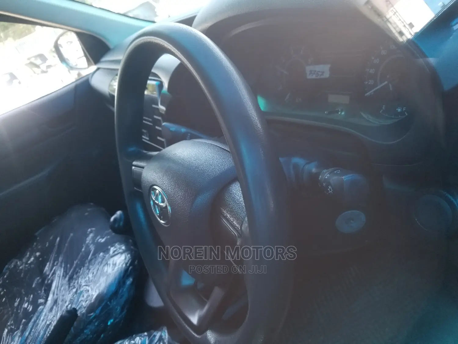 Toyota Hilux SR5 2015 Gray