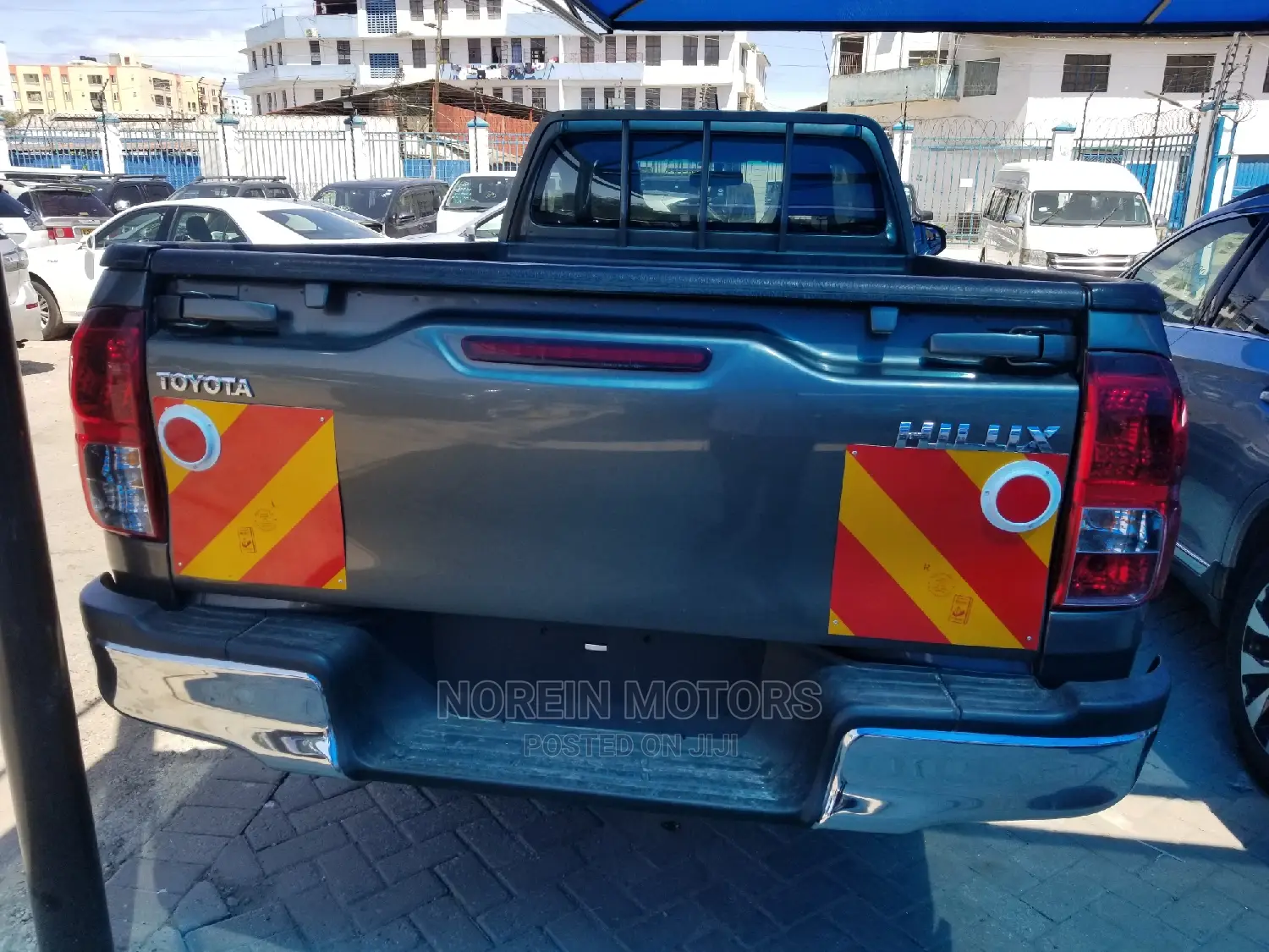 Toyota Hilux SR5 2015 Gray