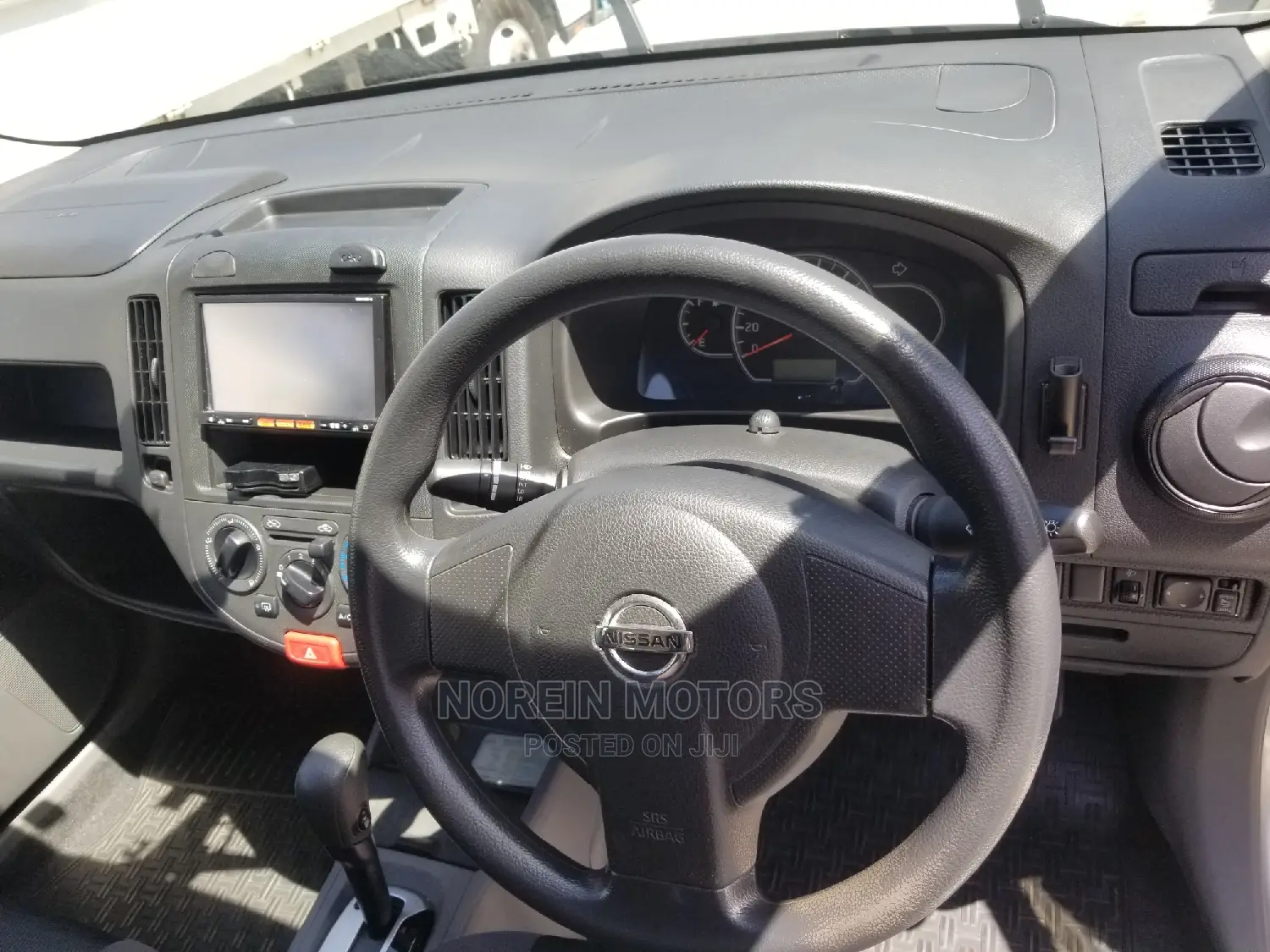 Nissan Advan 2015 Gray