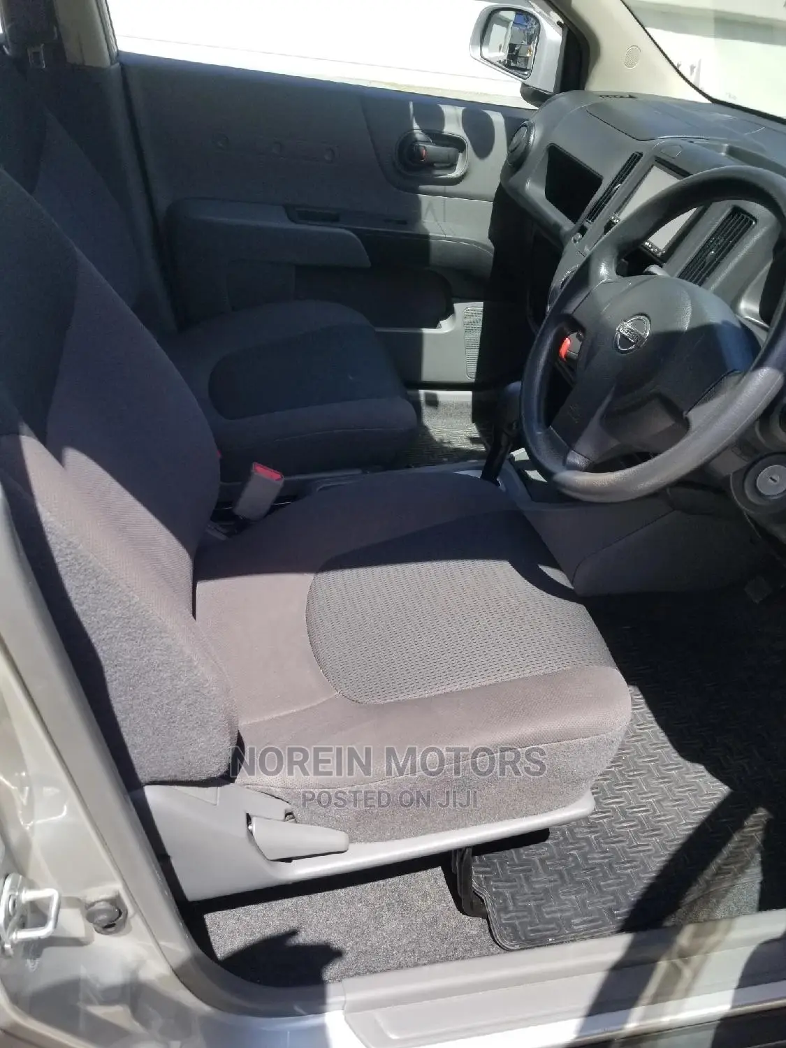 Nissan Advan 2015 Gray