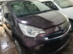 Toyota Sienta 1.5 AWD 2014 Purple