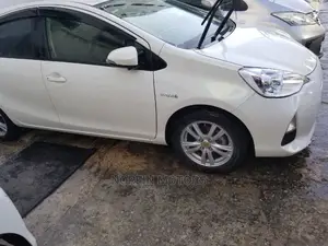 Toyota Aqua 2015 White