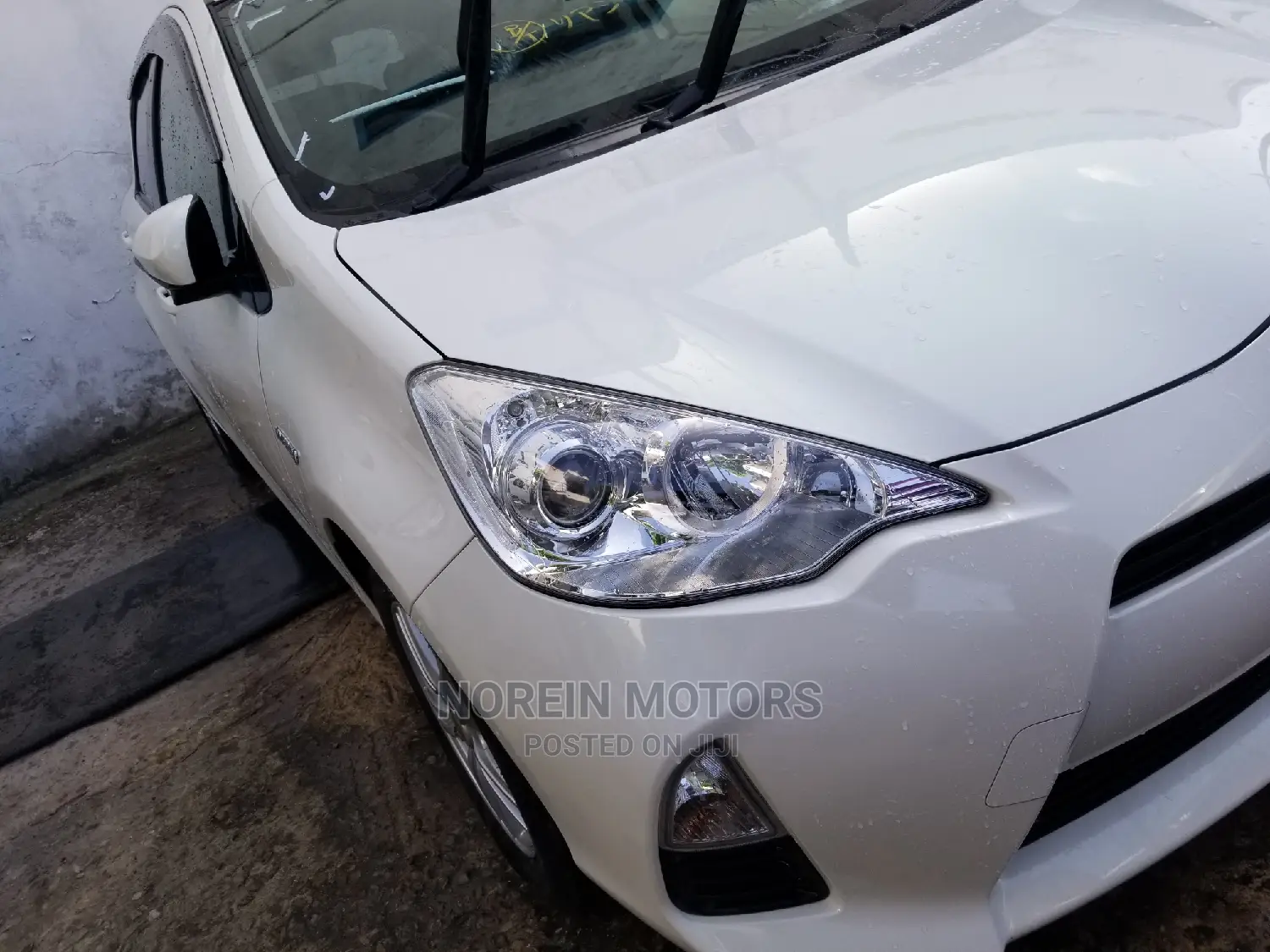 Toyota Aqua 2015 White