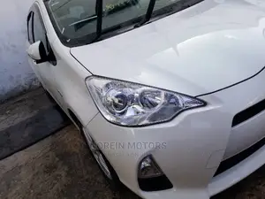 Toyota Aqua 2015 White