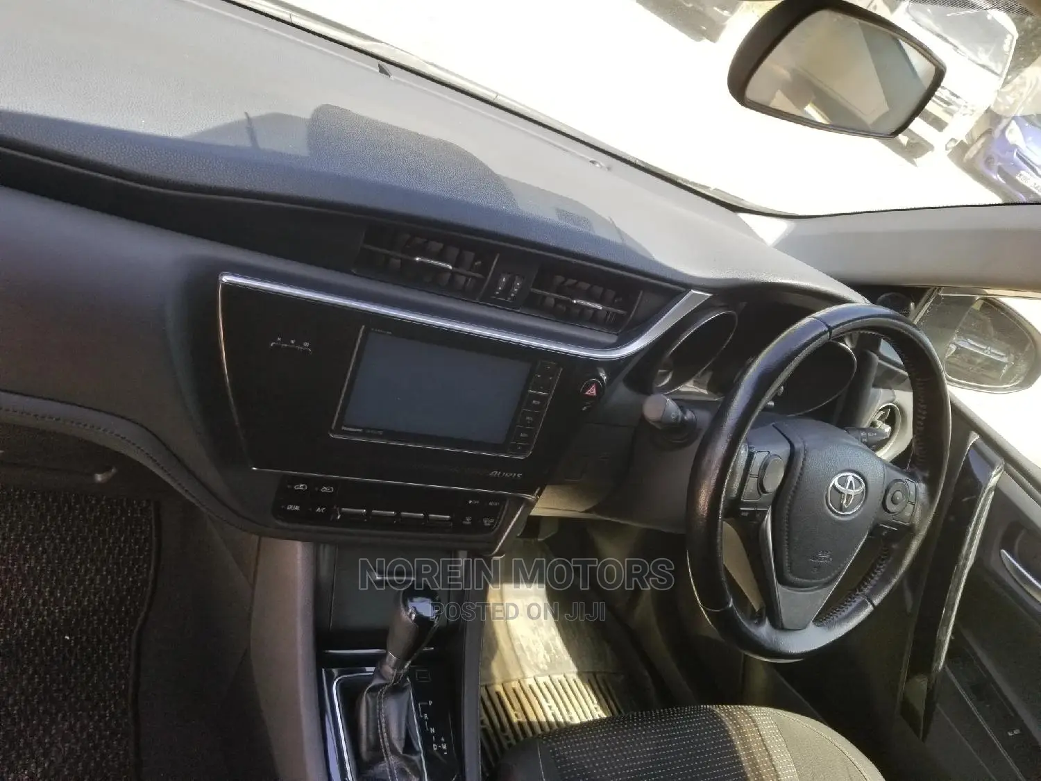 Toyota Auris 2015 Black