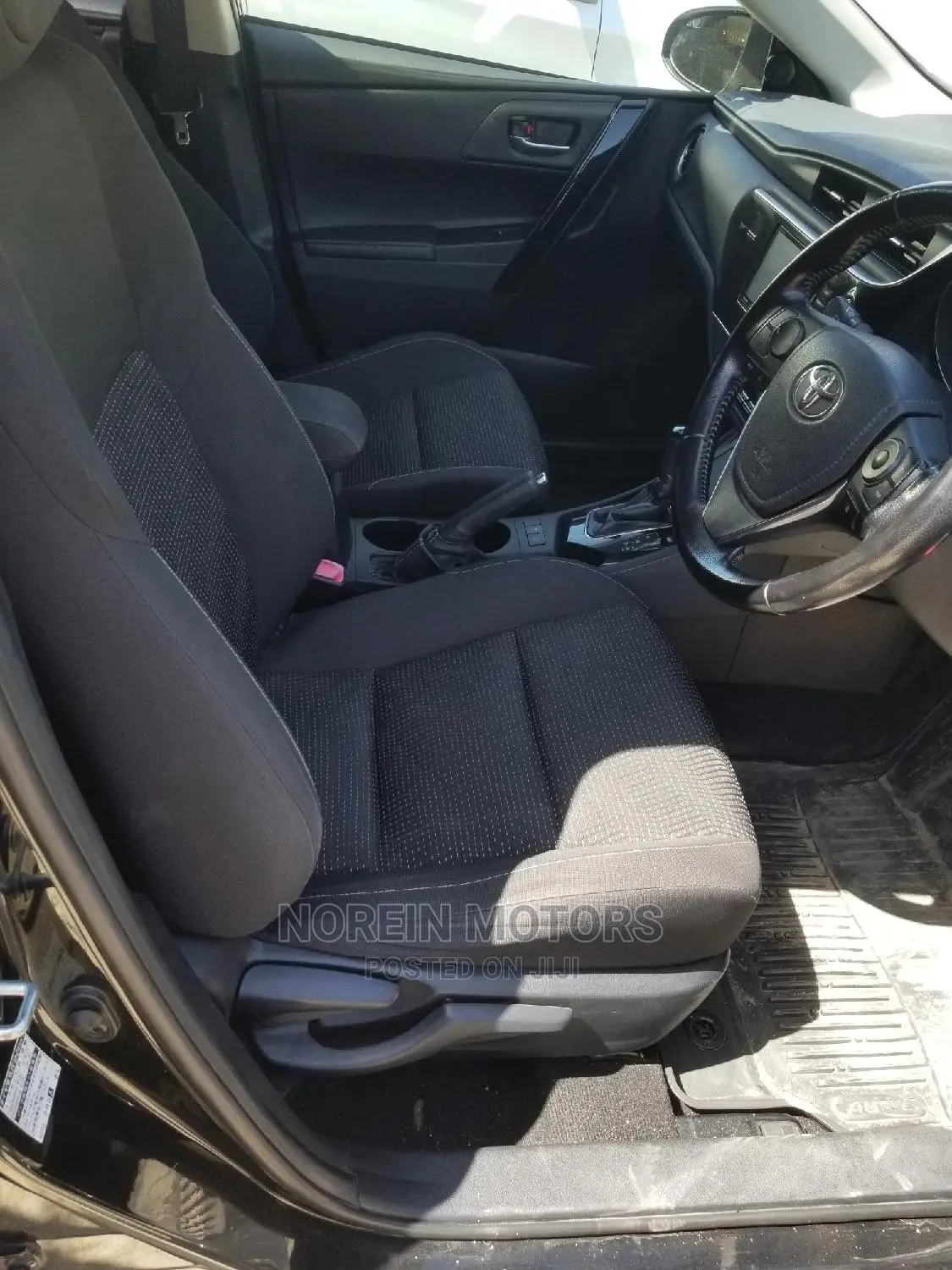 Toyota Auris 2015 Black