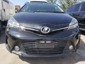 Toyota Vitz 1.3 FWD 3dr 2015 Black