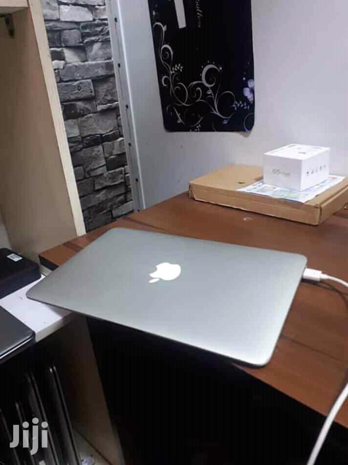 Laptop Apple MacBook Air 8GB Intel Core i5 SSD 256GB