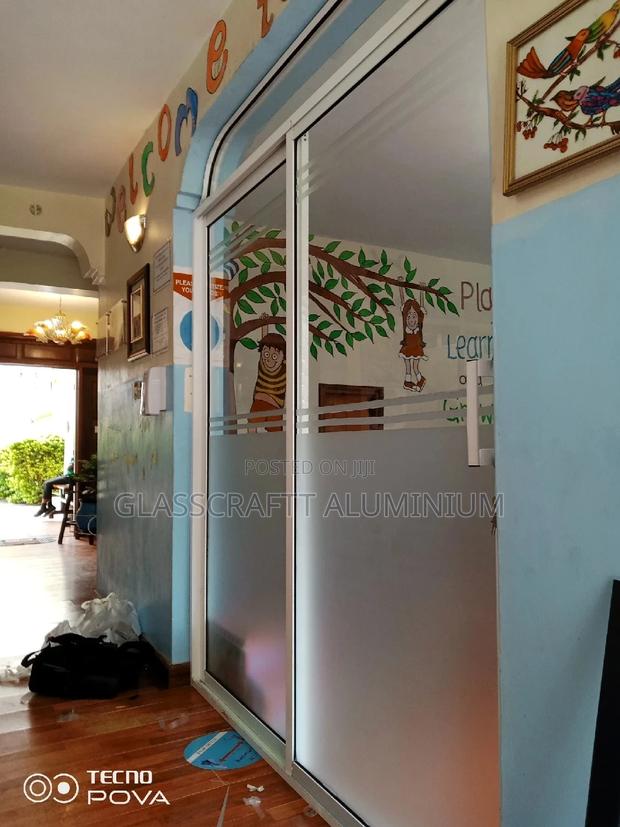 Curvy Sliding Door - thumbnail 3