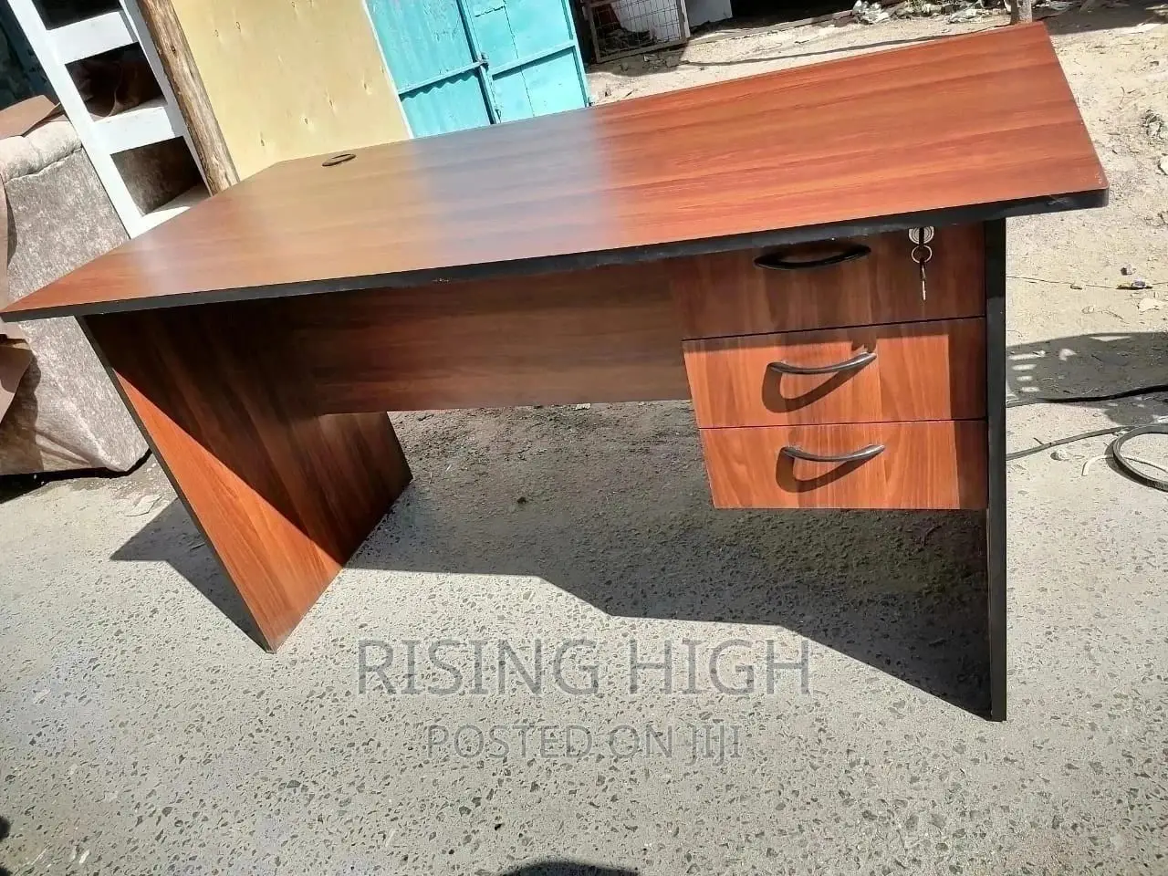 The Best and the Toppest Quality Office Desks