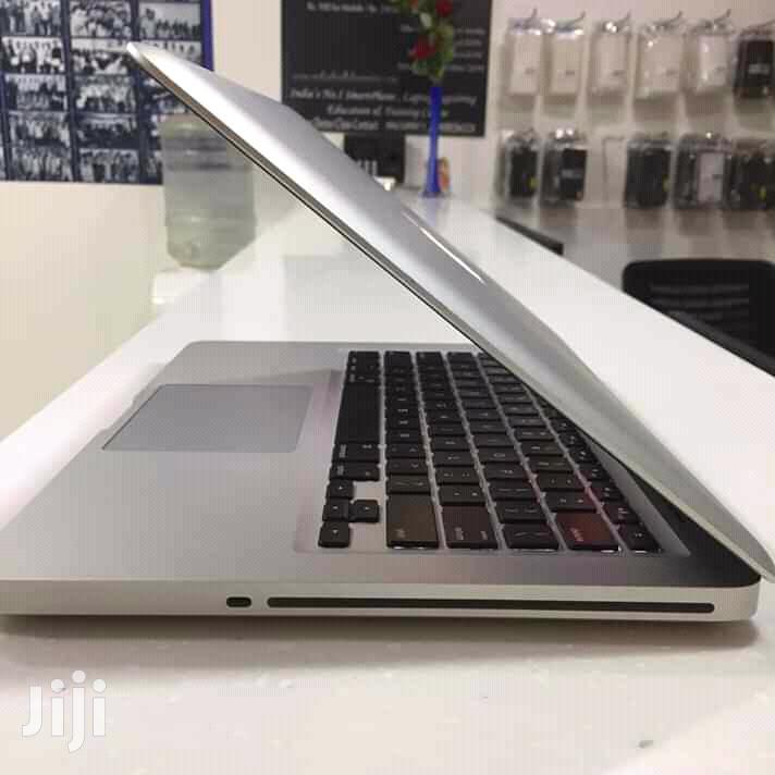 Laptop Apple MacBook Pro 4GB Intel Core i5 HDD 500GB