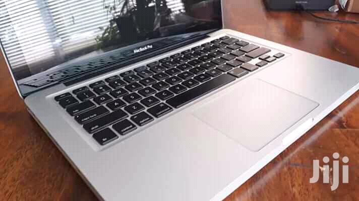 Laptop Apple MacBook Pro 4GB Intel Core i5 HDD 500GB