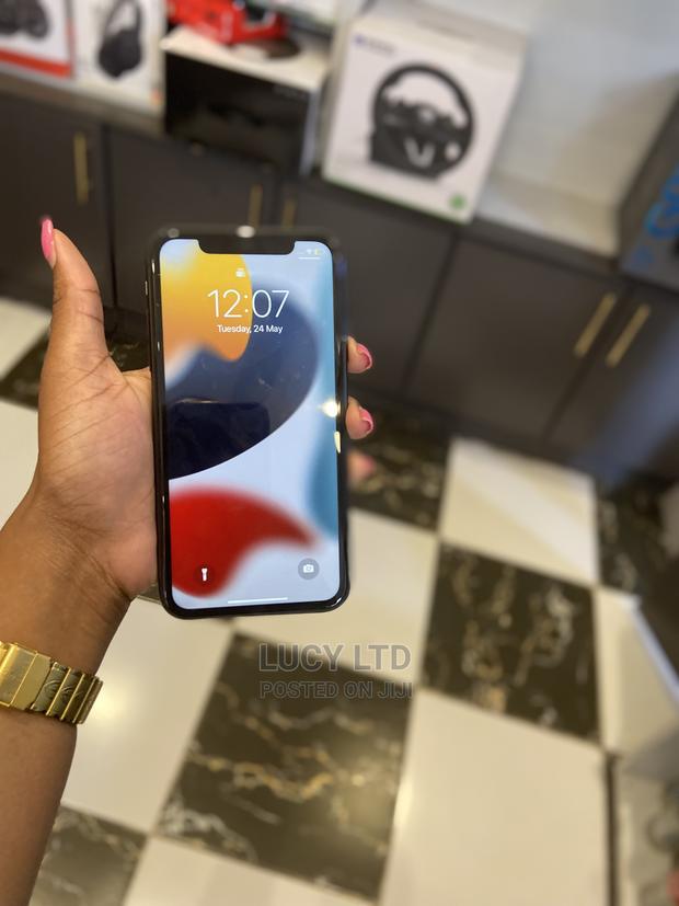 Apple iPhone 11 256 GB Black - main view