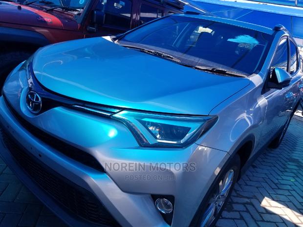 Toyota RAV4 2014 Silver - thumbnail 3