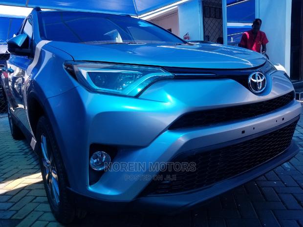 Toyota RAV4 2014 Silver - main view