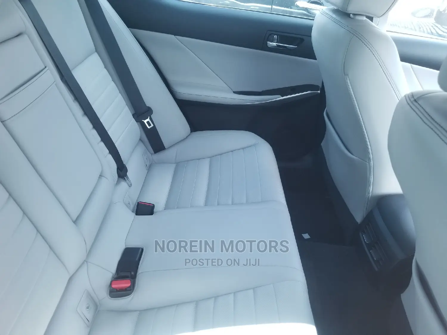 Lexus IS 300h 2014 Silver