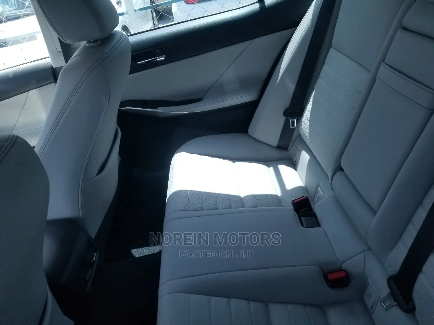 Lexus IS 300h 2014 Silver