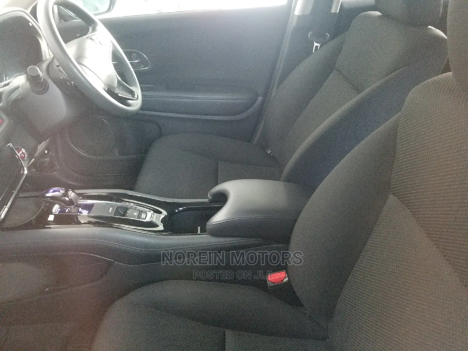 Honda Vezel 1.5 Hybrid 4WD 2015 Silver