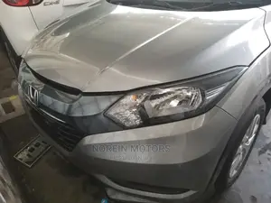 Honda Vezel 1.5 Hybrid 4WD 2015 Silver