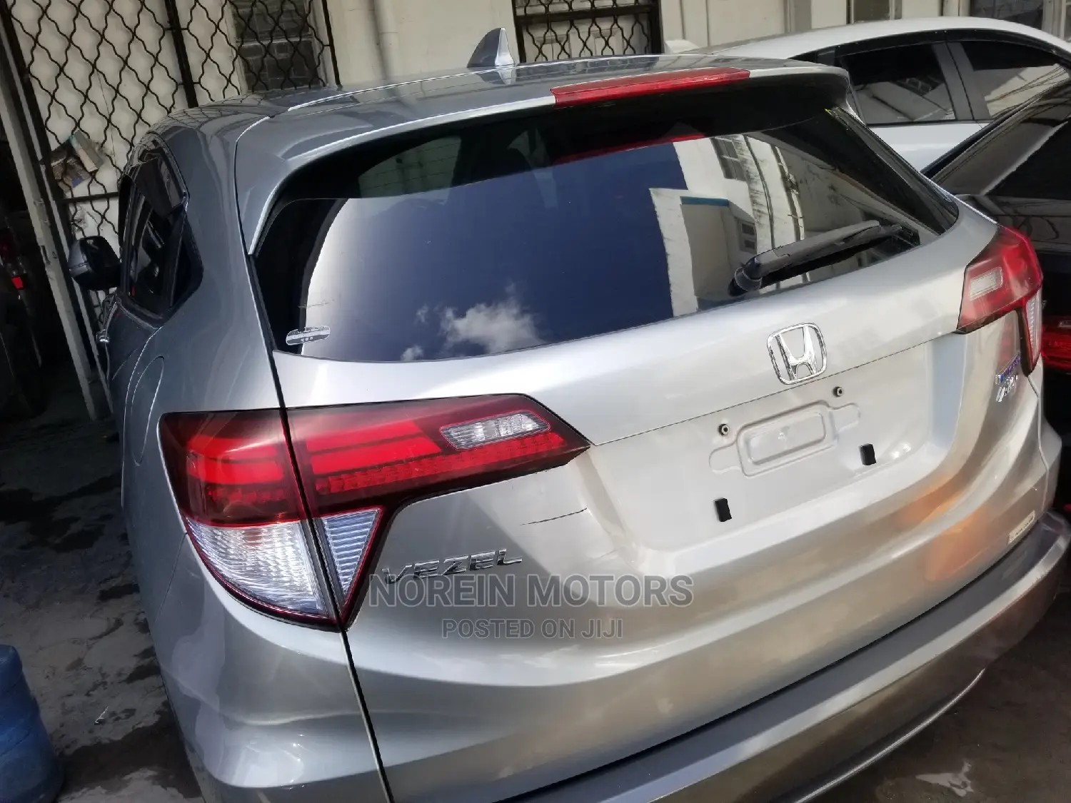Honda Vezel 1.5 Hybrid 4WD 2015 Silver