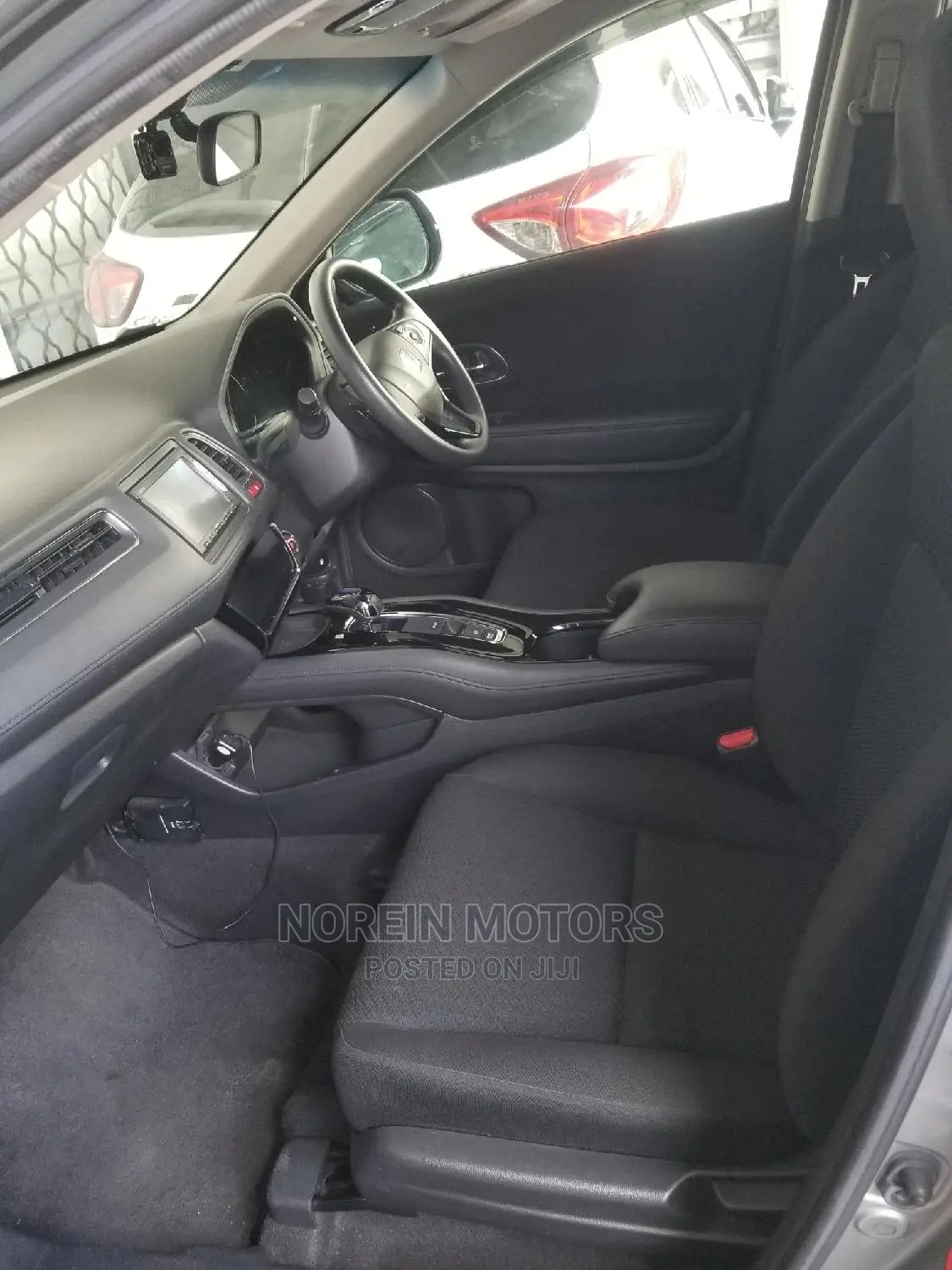 Honda Vezel 1.5 Hybrid 4WD 2015 Silver