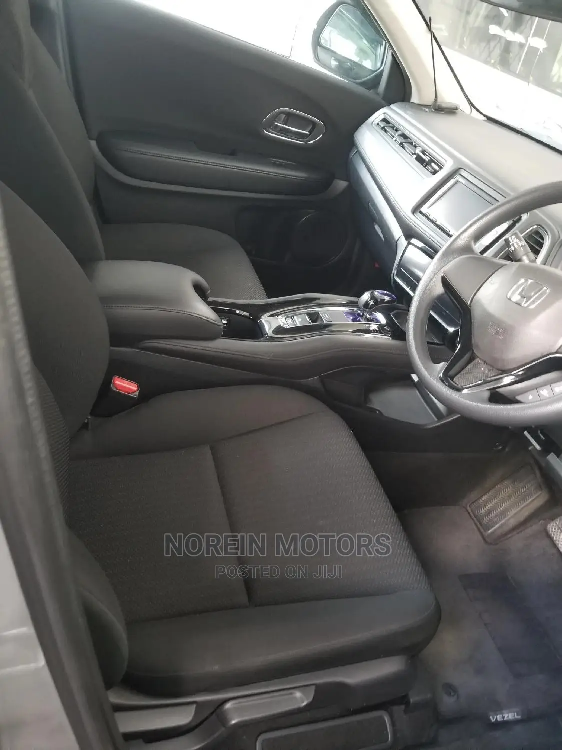 Honda Vezel 1.5 Hybrid 4WD 2015 Silver