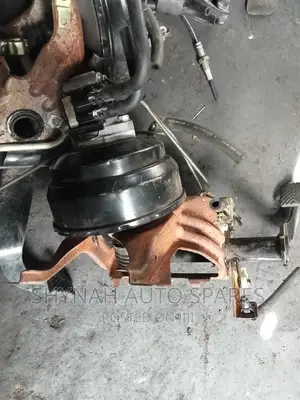 Brake Master Cylinder and Booster With Peddal Toyota Assy