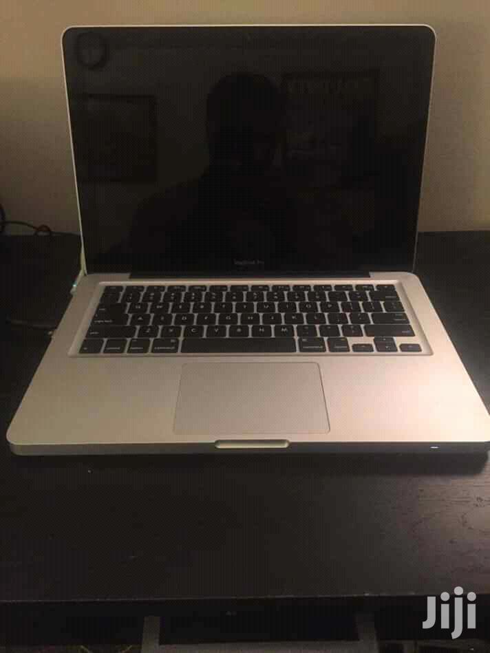 Laptop Apple MacBook Pro 4GB Intel Core i5 HDD 500GB