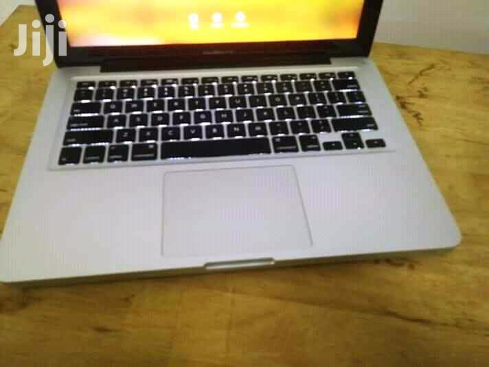 Laptop Apple MacBook Pro 4GB Intel Core i5 HDD 500GB