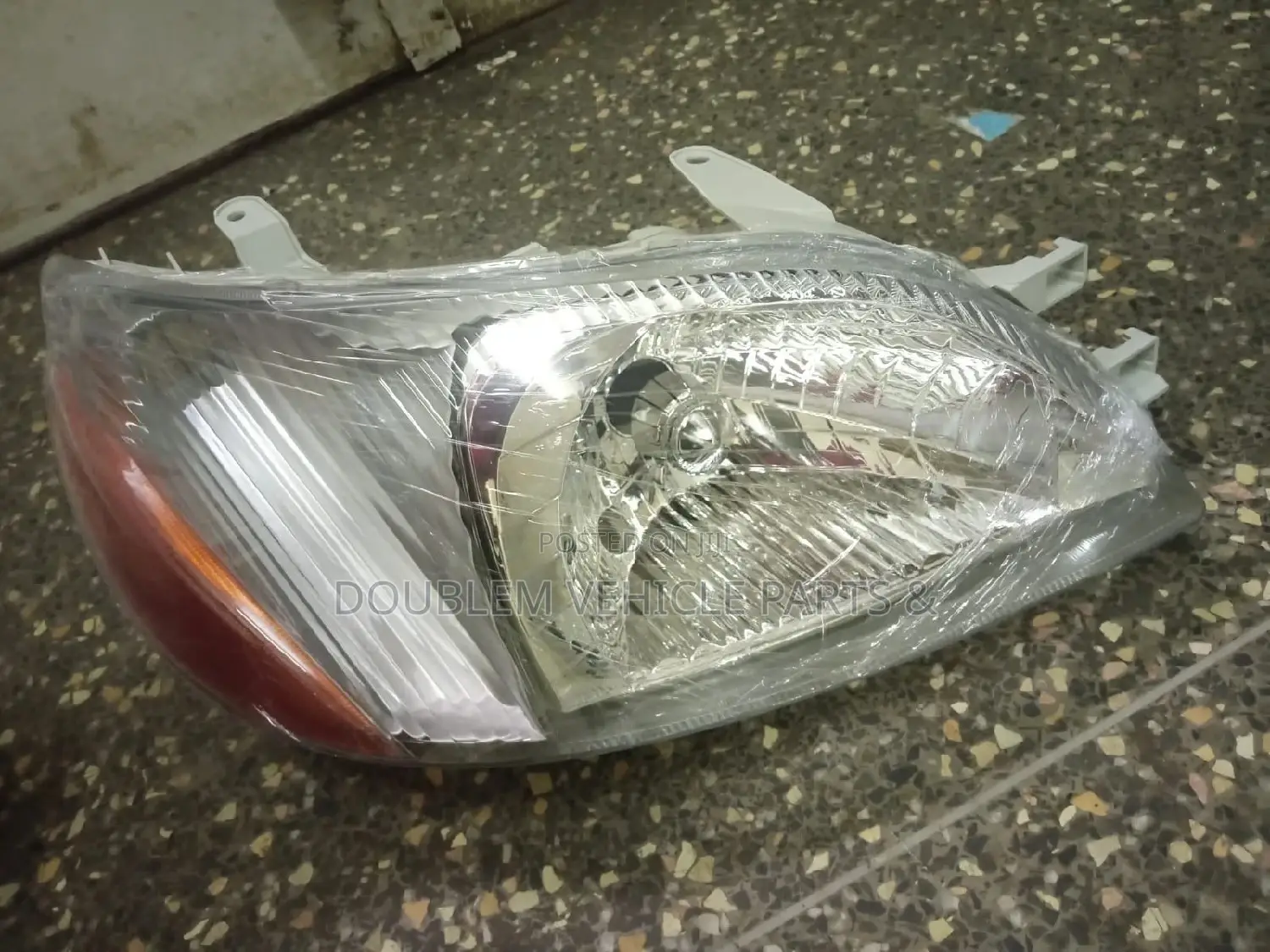 Headlamp Toyota Platz