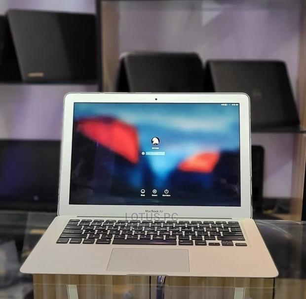 Laptop Apple MacBook Air 2017 8GB Intel Core I5 SSD 256GB - main view